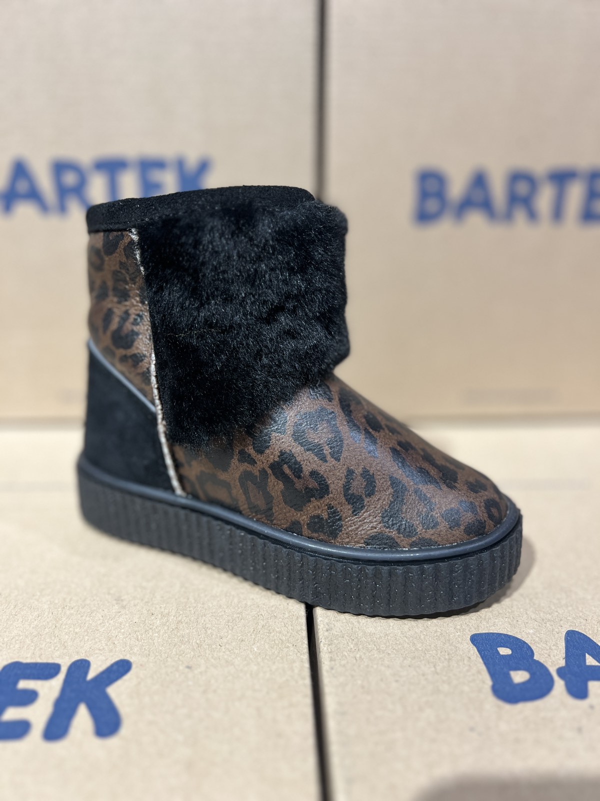 Угги Bartek 4037/срібний+жовтий язик